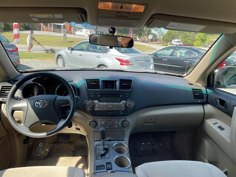 Toyota Highlander Base 2WD 2008