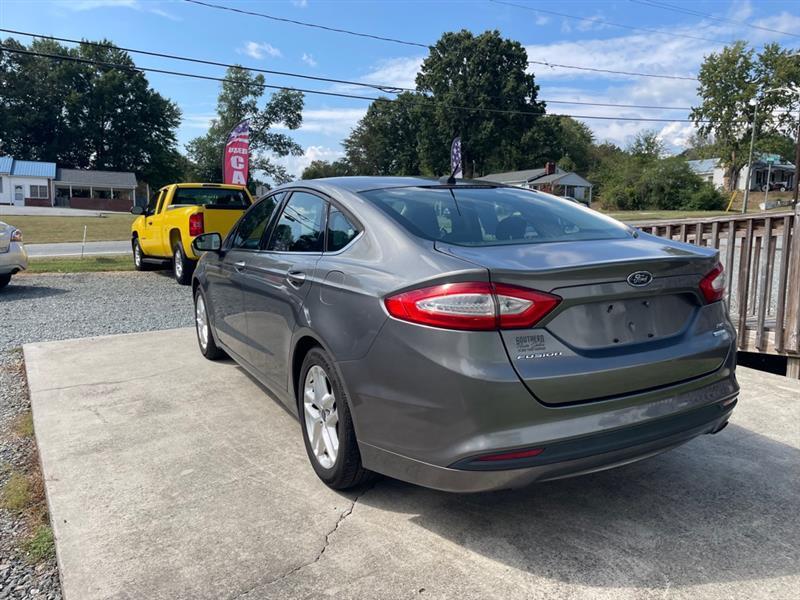 Ford Fusion SE 2013