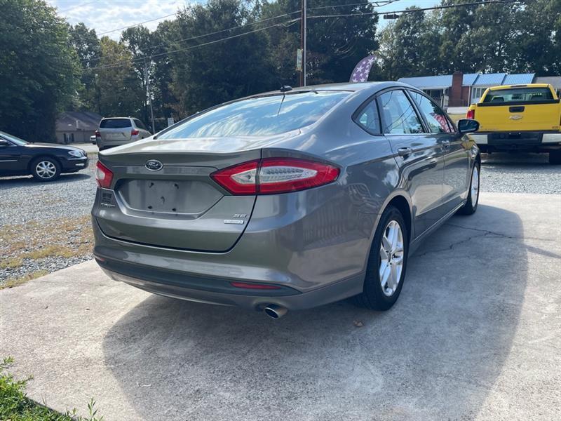 Ford Fusion SE 2013