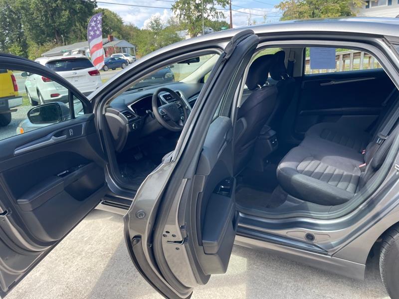 Ford Fusion SE 2013