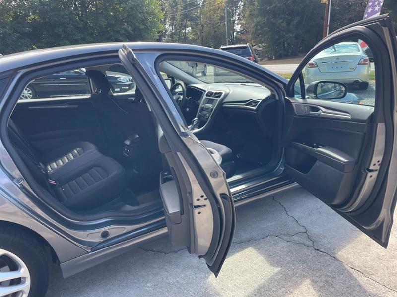 Ford Fusion SE 2013