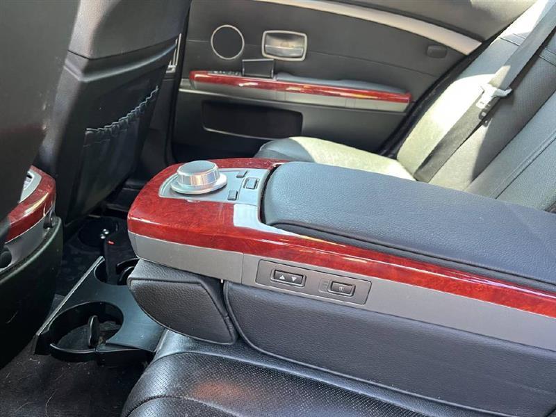 BMW 7-Series 750i 2007