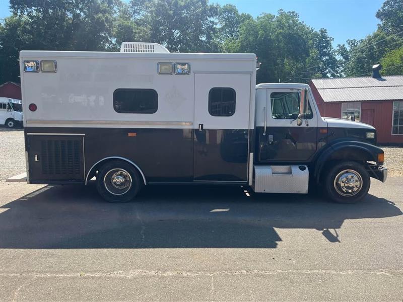 International 4700  1999
