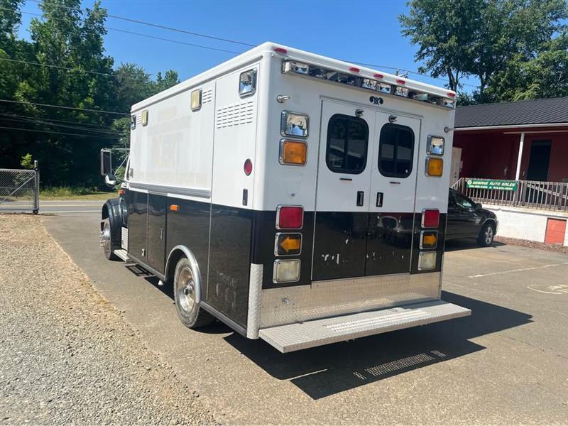 International 4700  1999