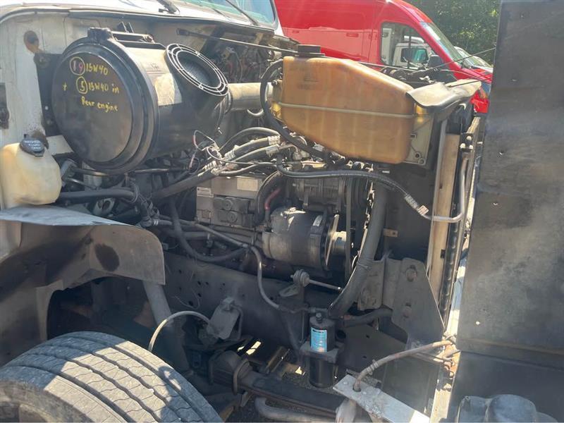 International 4700  1999