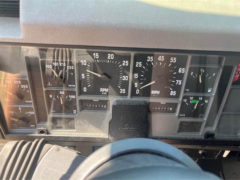 International 4700  1999