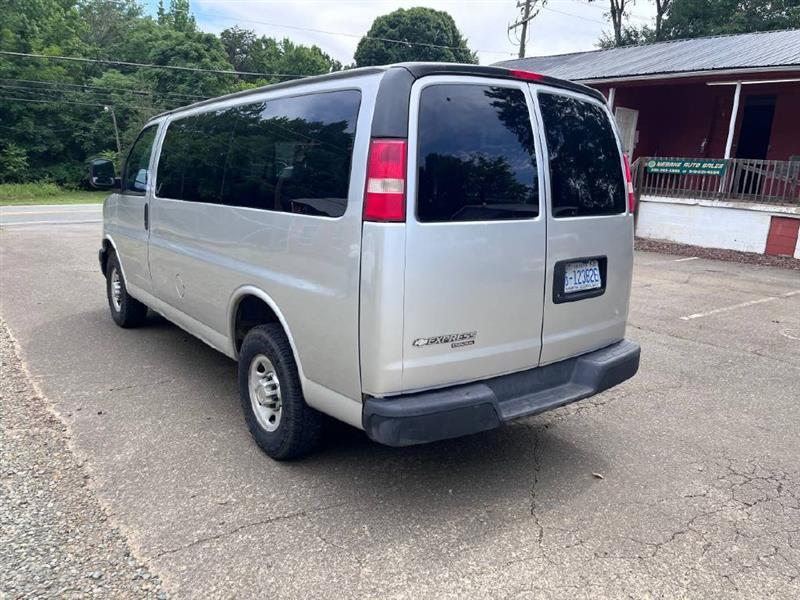 Chevrolet Express LS 2500 2012