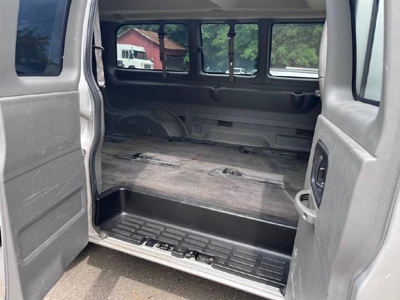 Chevrolet Express LS 2500 2012