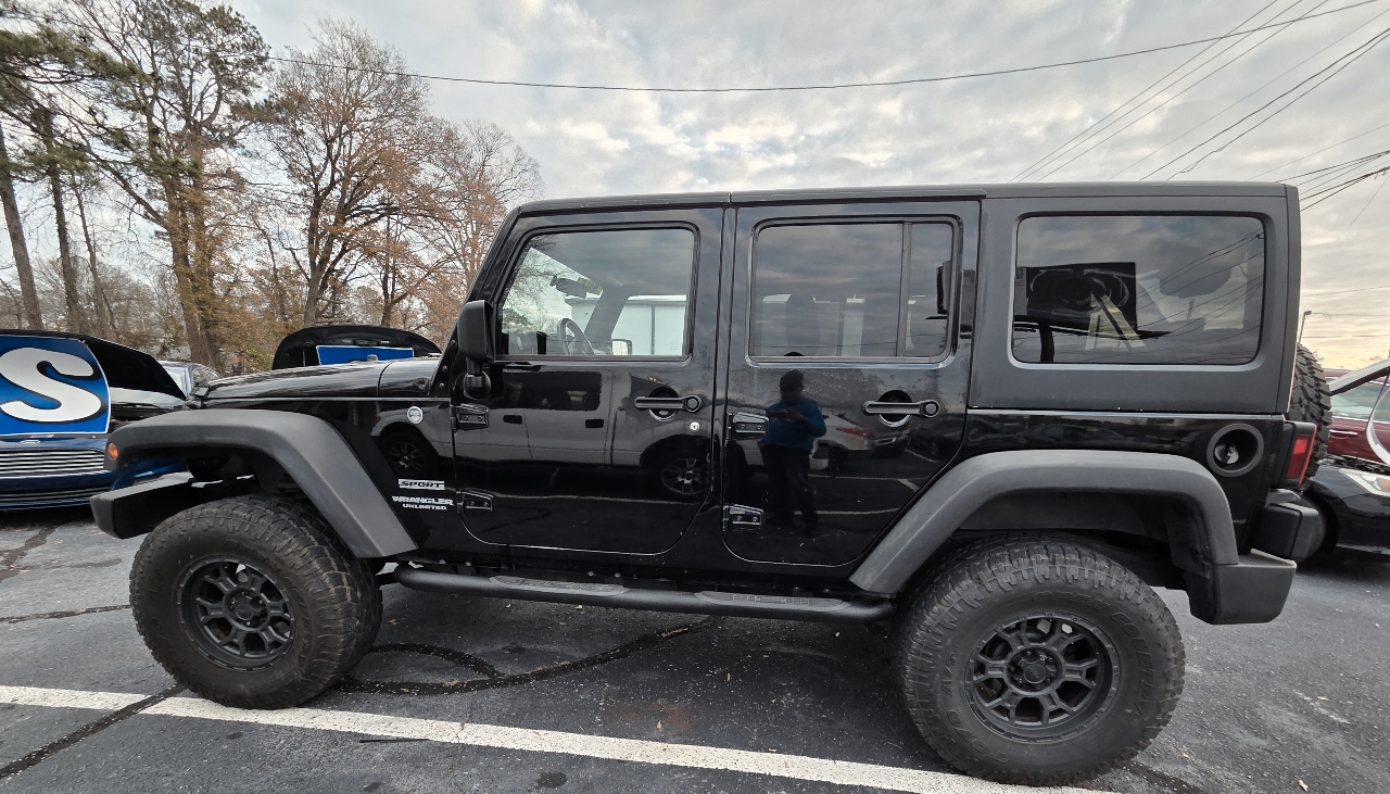 Jeep Wrangler Unlimited Sport 4WD 2011