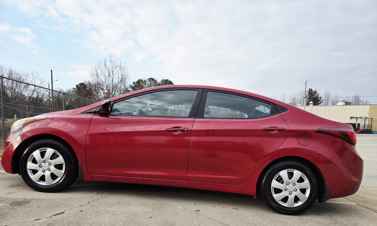 Hyundai Elantra SE 6AT 2016