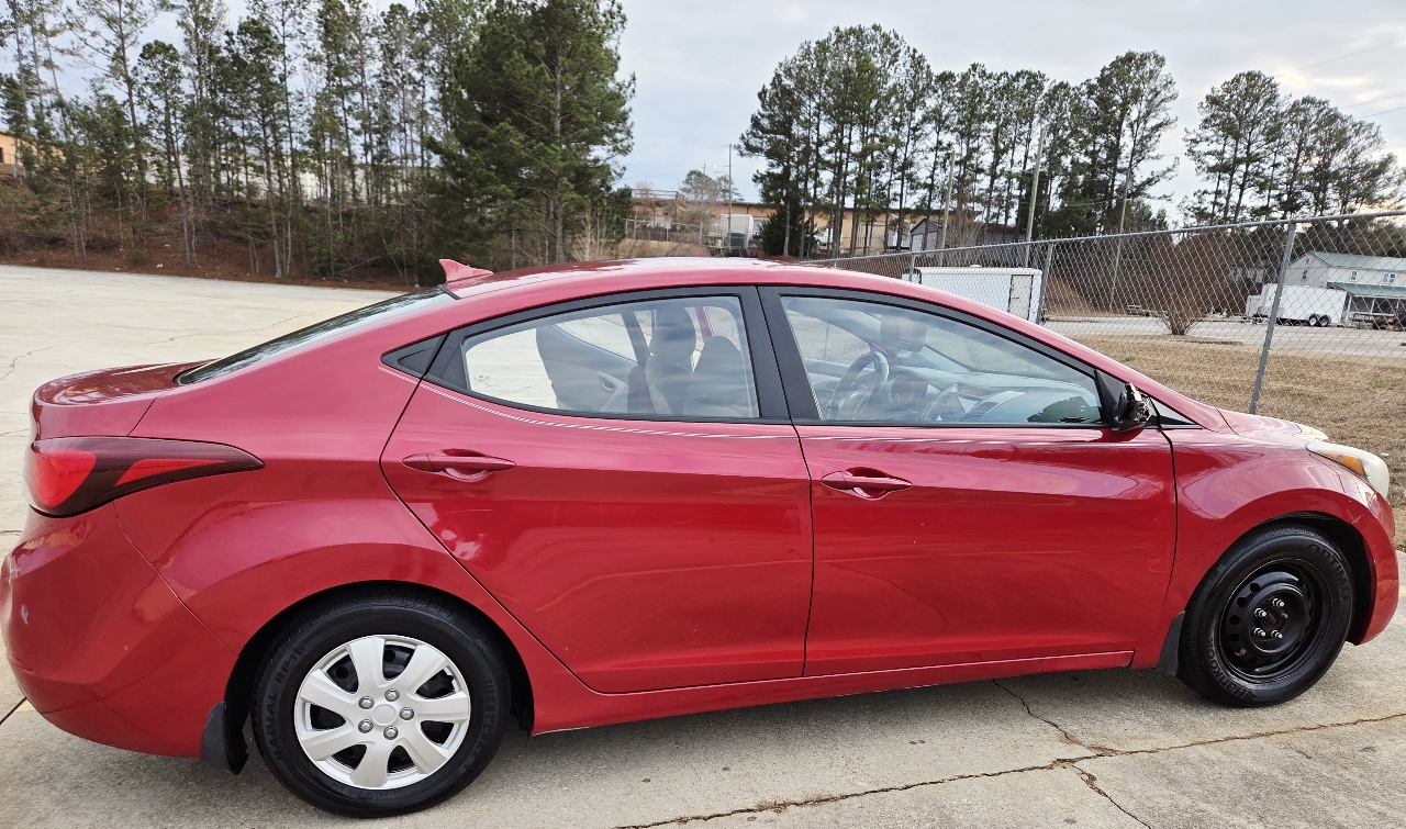 Hyundai Elantra SE 6AT 2016