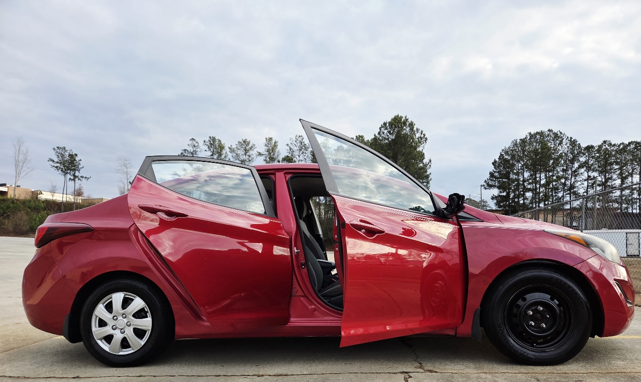 Hyundai Elantra SE 6AT 2016