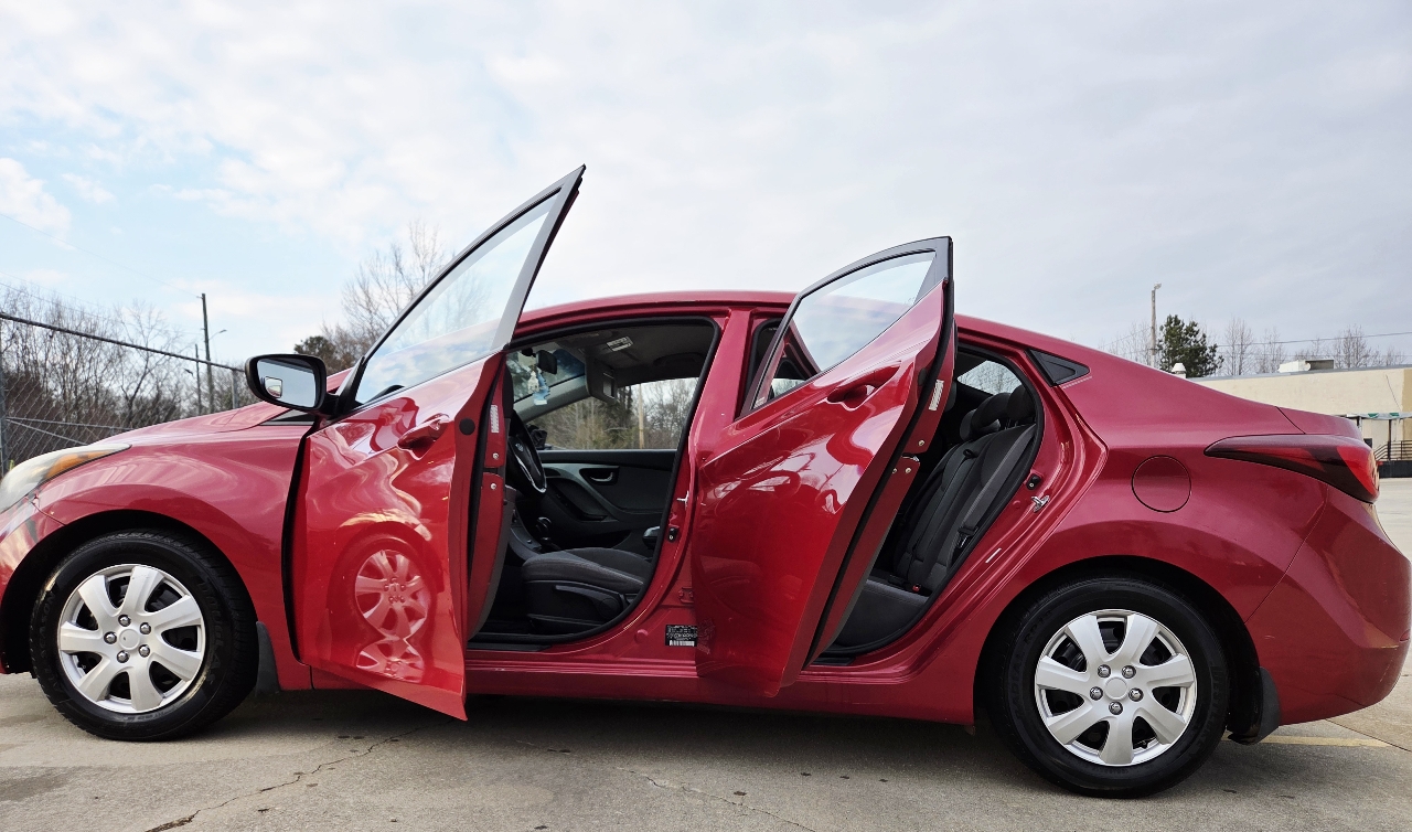 Hyundai Elantra SE 6AT 2016