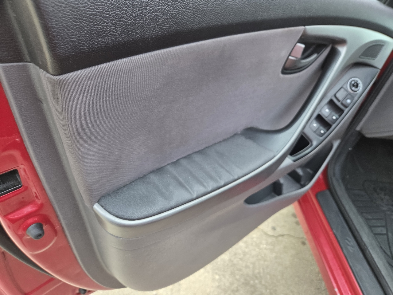 Hyundai Elantra SE 6AT 2016