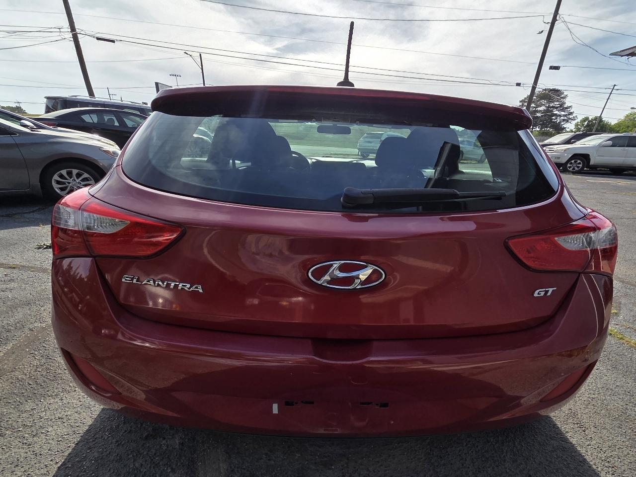 Hyundai Elantra GT A/T 2017