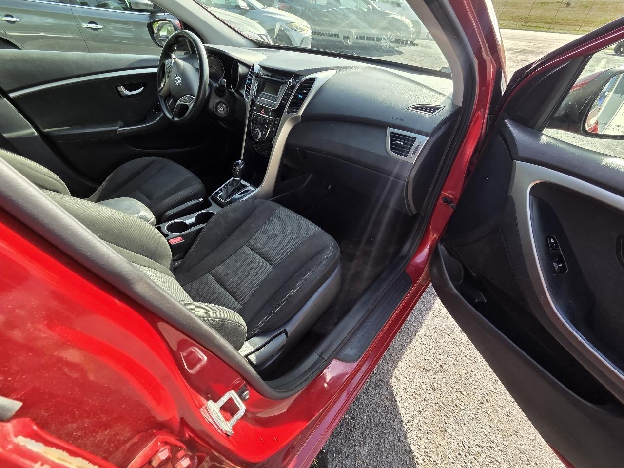 Hyundai Elantra GT A/T 2017