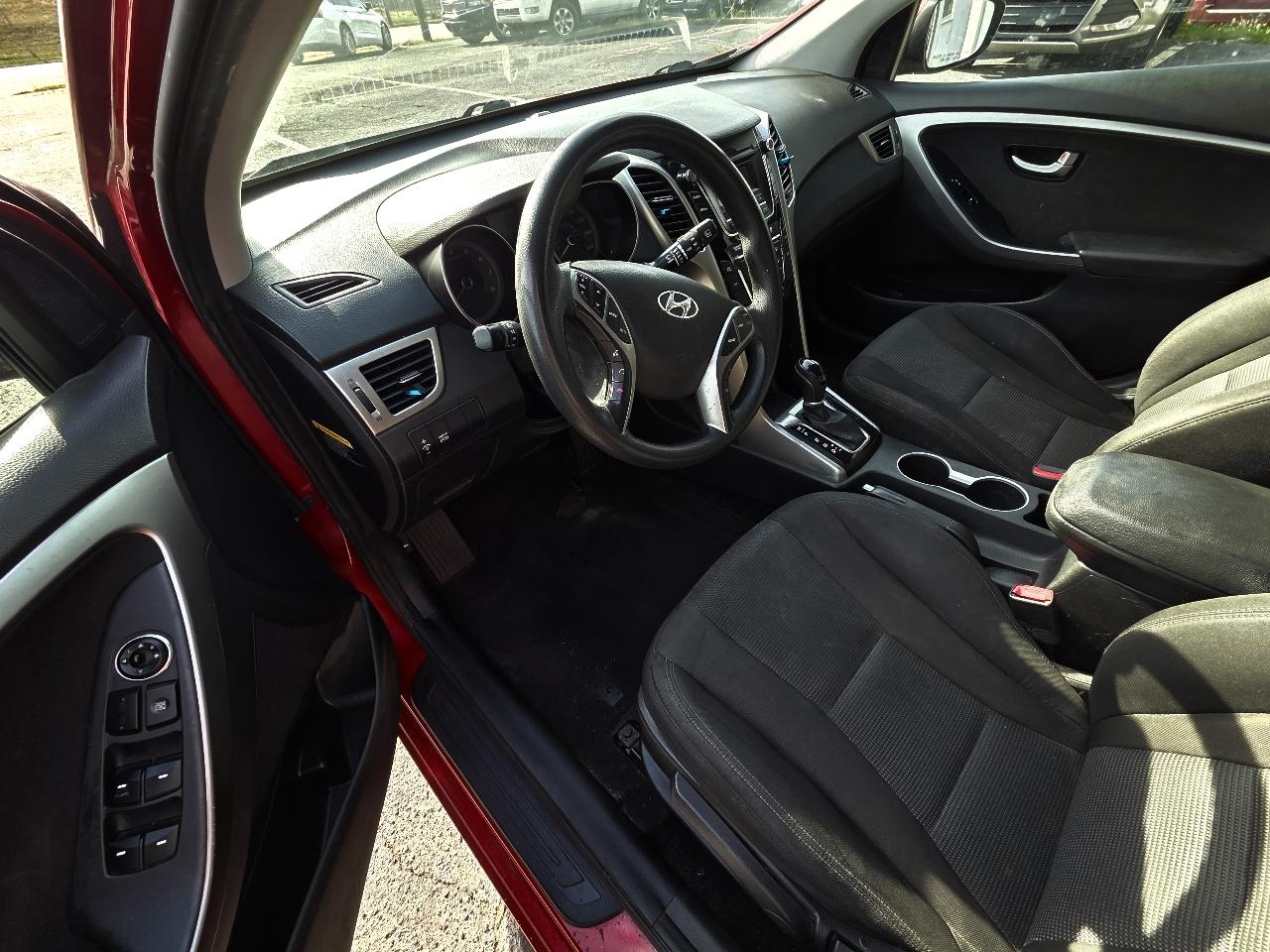 Hyundai Elantra GT A/T 2017