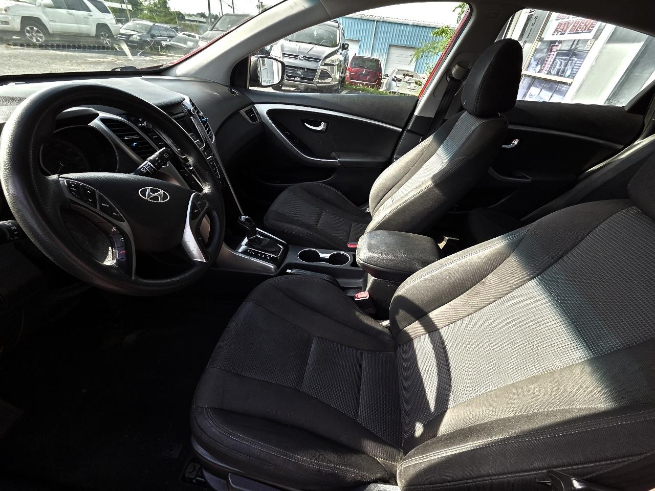 Hyundai Elantra GT A/T 2017