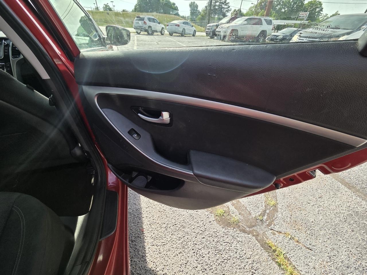 Hyundai Elantra GT A/T 2017