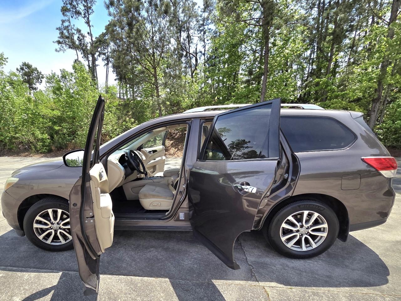 Nissan Pathfinder S 2WD 2016