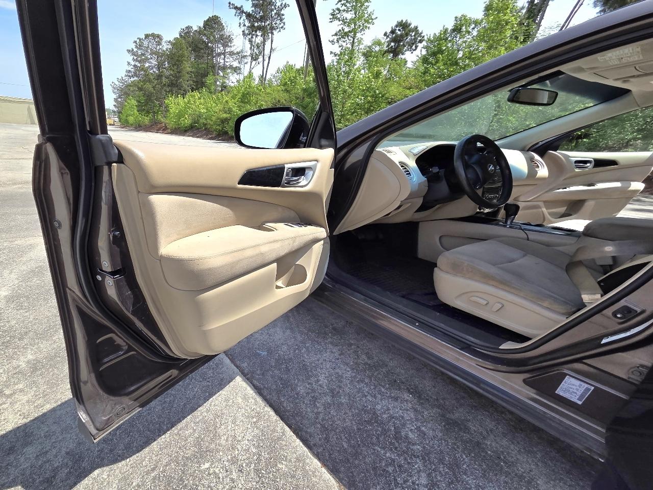 Nissan Pathfinder S 2WD 2016