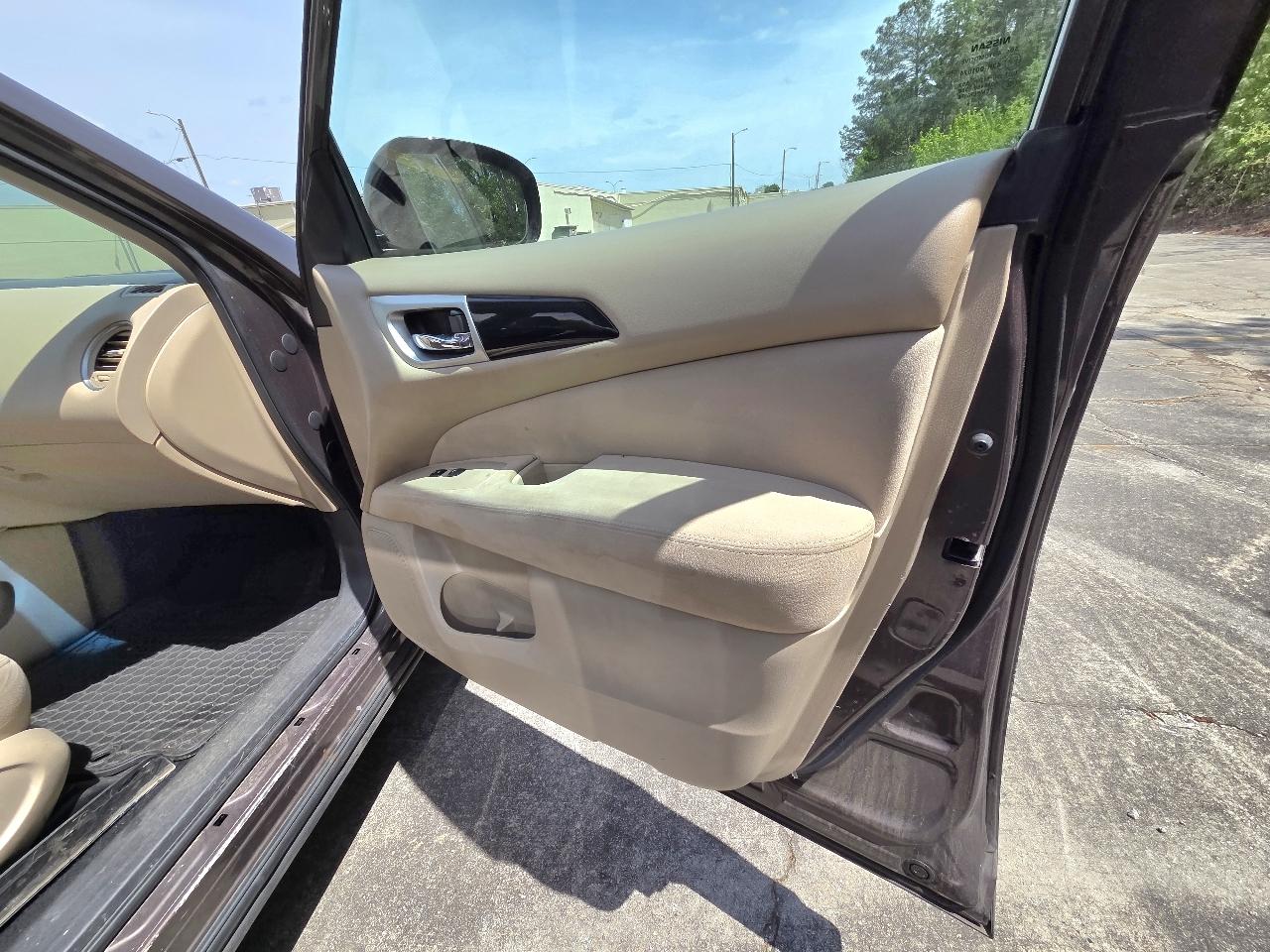 Nissan Pathfinder S 2WD 2016