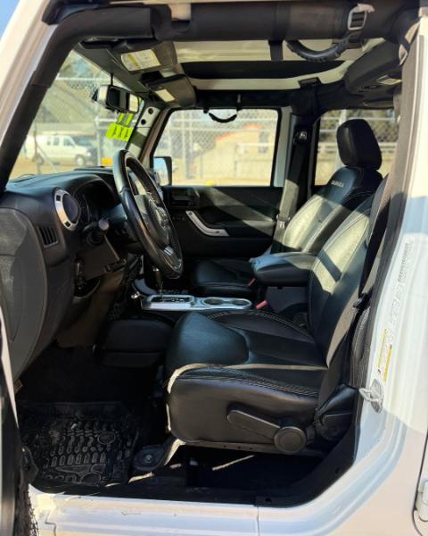 Jeep Wrangler Unlimited Sahara 4WD 2014