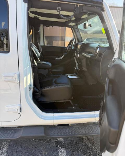 Jeep Wrangler Unlimited Sahara 4WD 2014