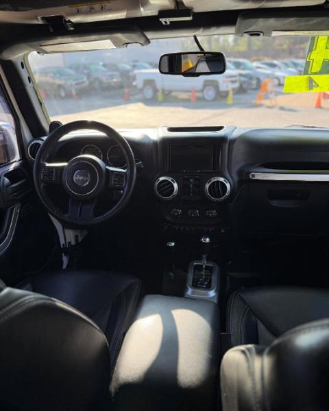 Jeep Wrangler Unlimited Sahara 4WD 2014