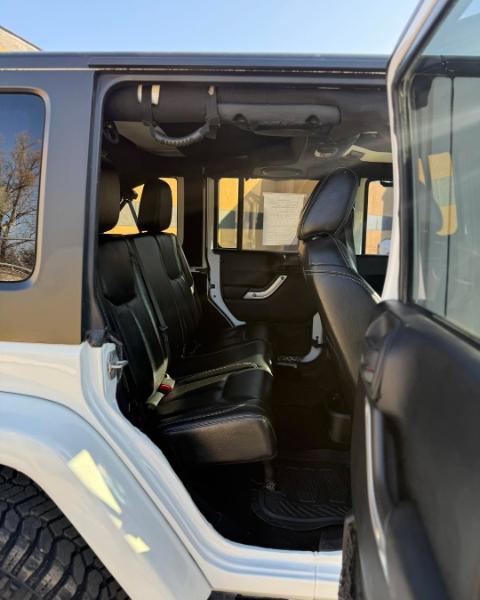 Jeep Wrangler Unlimited Sahara 4WD 2014