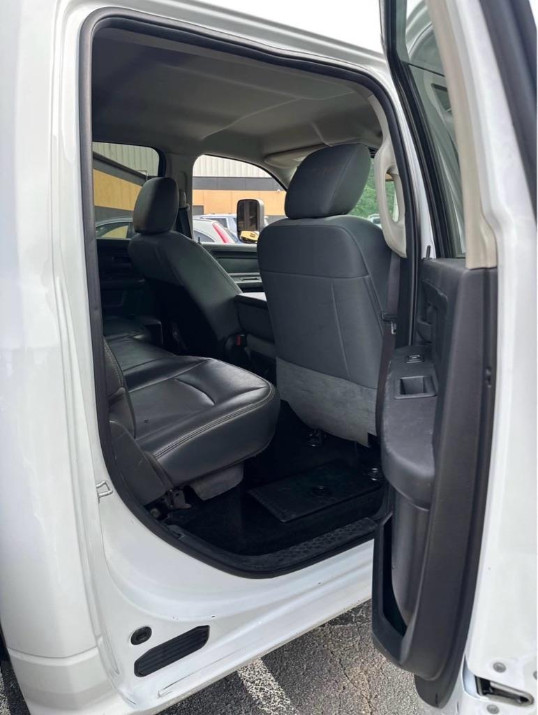 RAM 3500 Tradesman Crew Cab 4WD DRW 2016