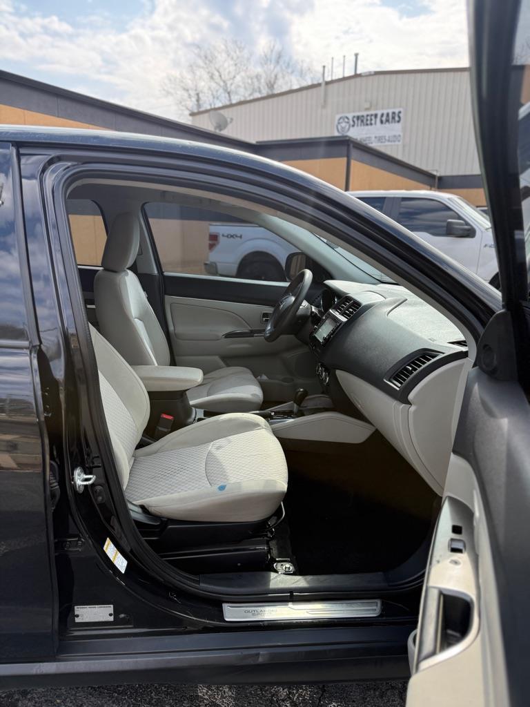 Mitsubishi Outlander Sport 2.0 ES 5M 2018