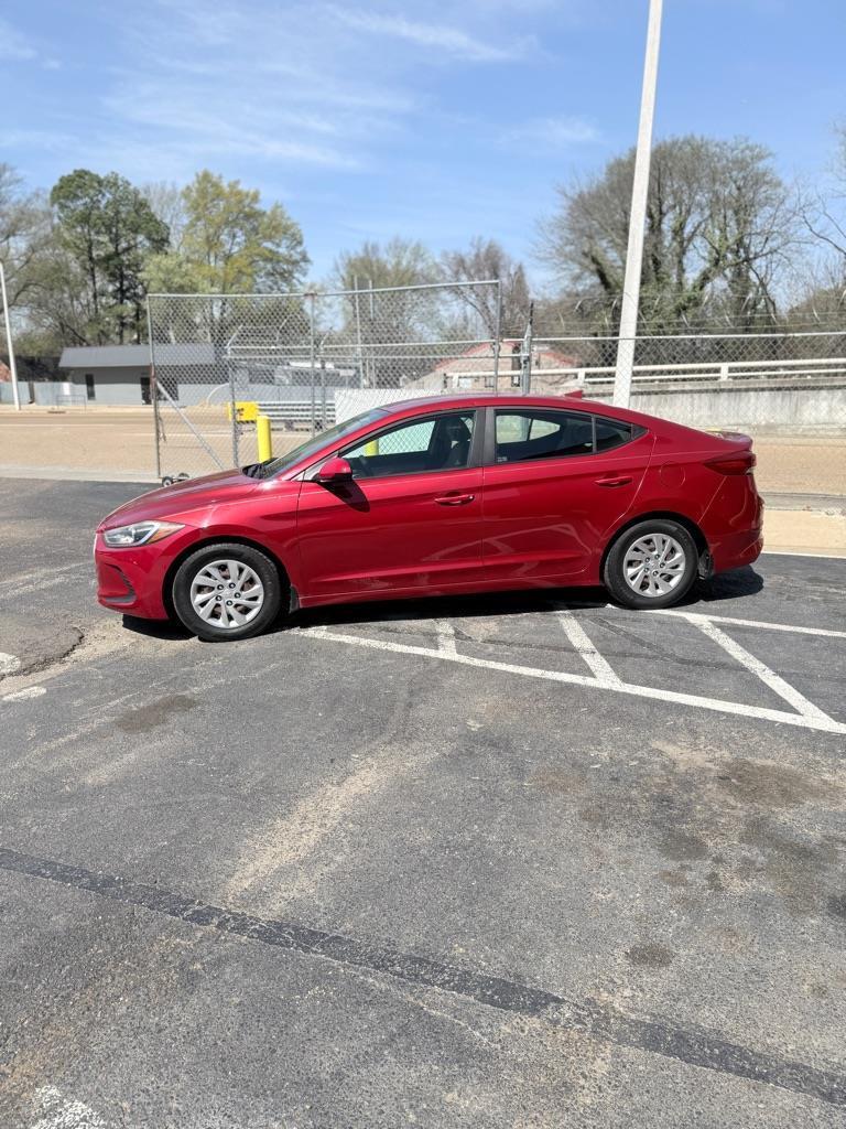 2017 Hyundai Elantra SE 6AT