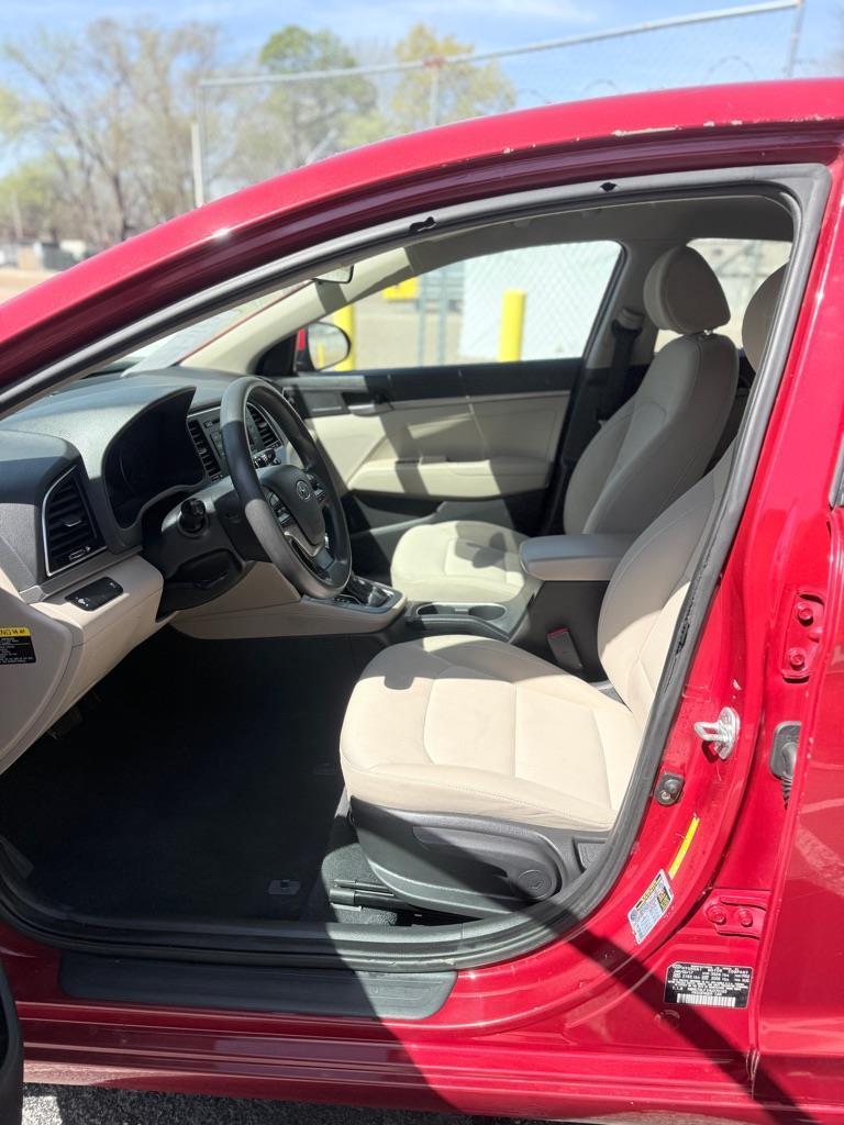 Hyundai Elantra SE 6AT 2017