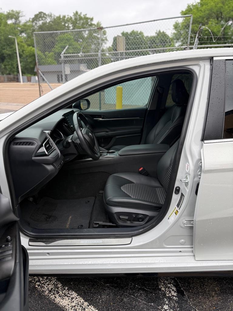 Toyota Camry SE 2024