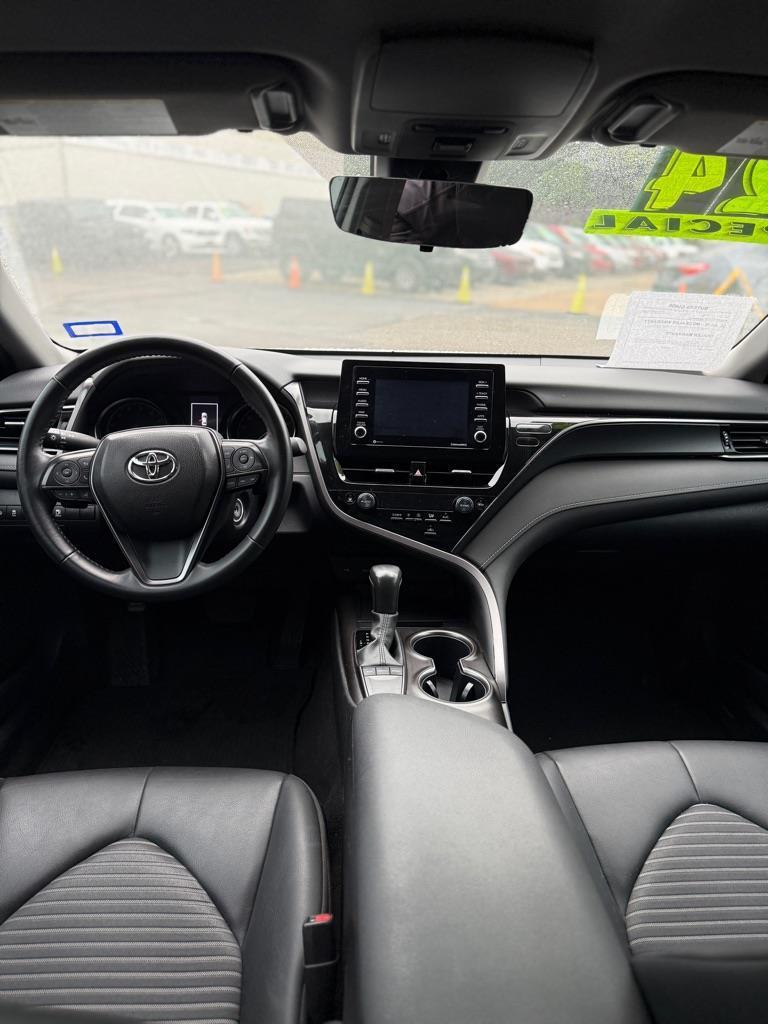 Toyota Camry SE 2024