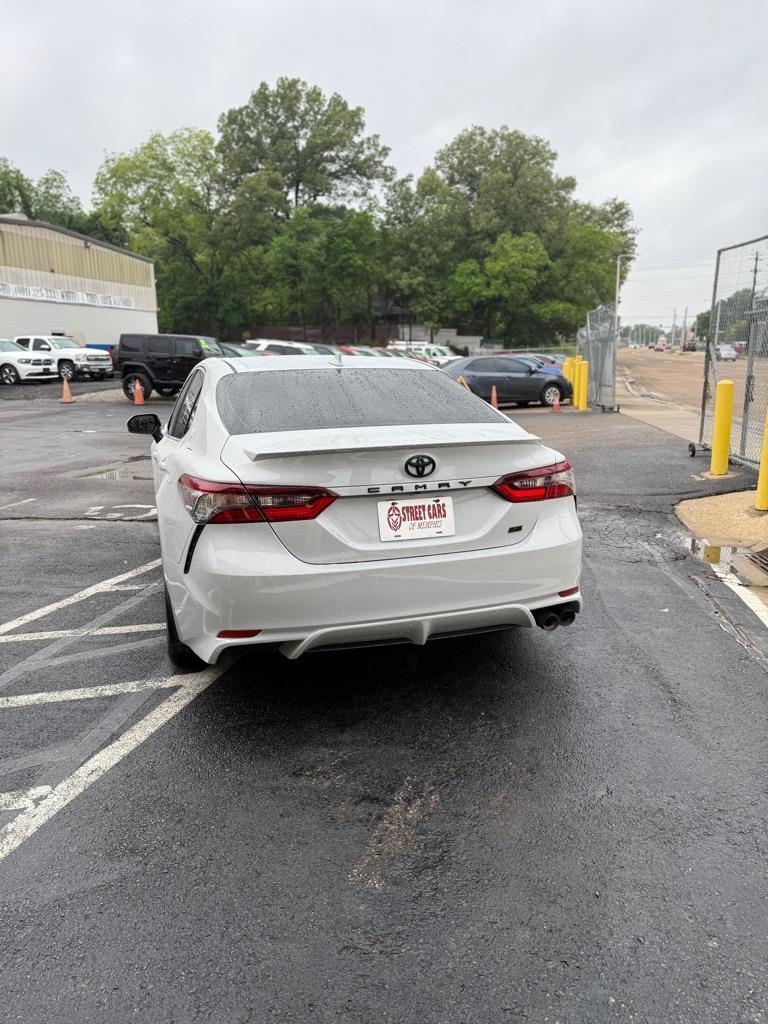 Toyota Camry SE 2024