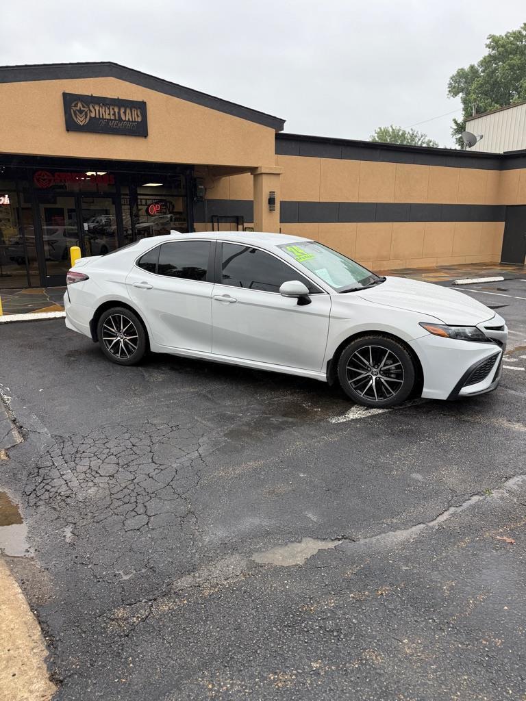 Toyota Camry SE 2024