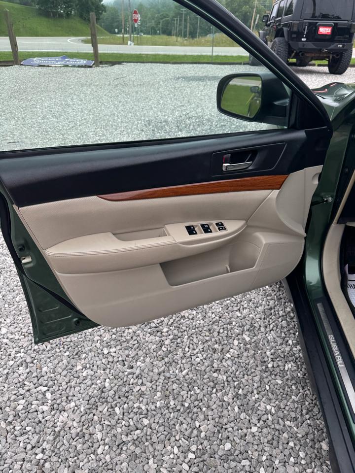 Subaru Outback 2.5i Limited 2013