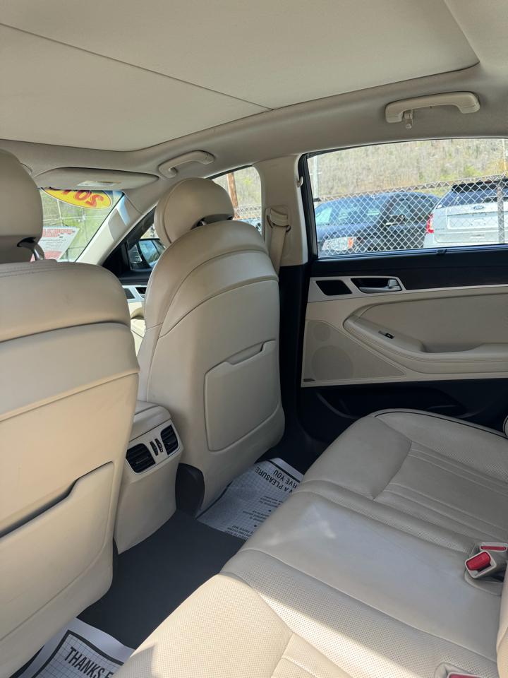 Hyundai Genesis 3.8L 2015