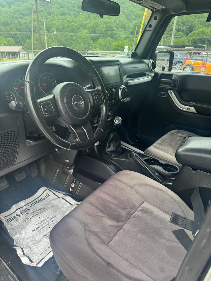 Jeep Wrangler Sahara 2011