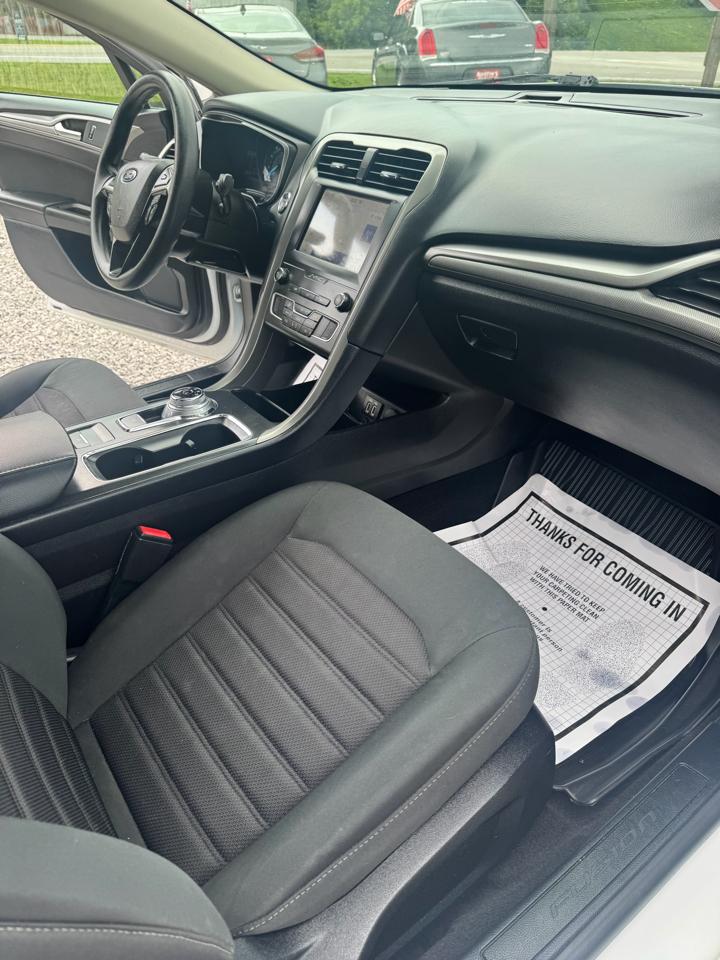 Ford Fusion SE 2020