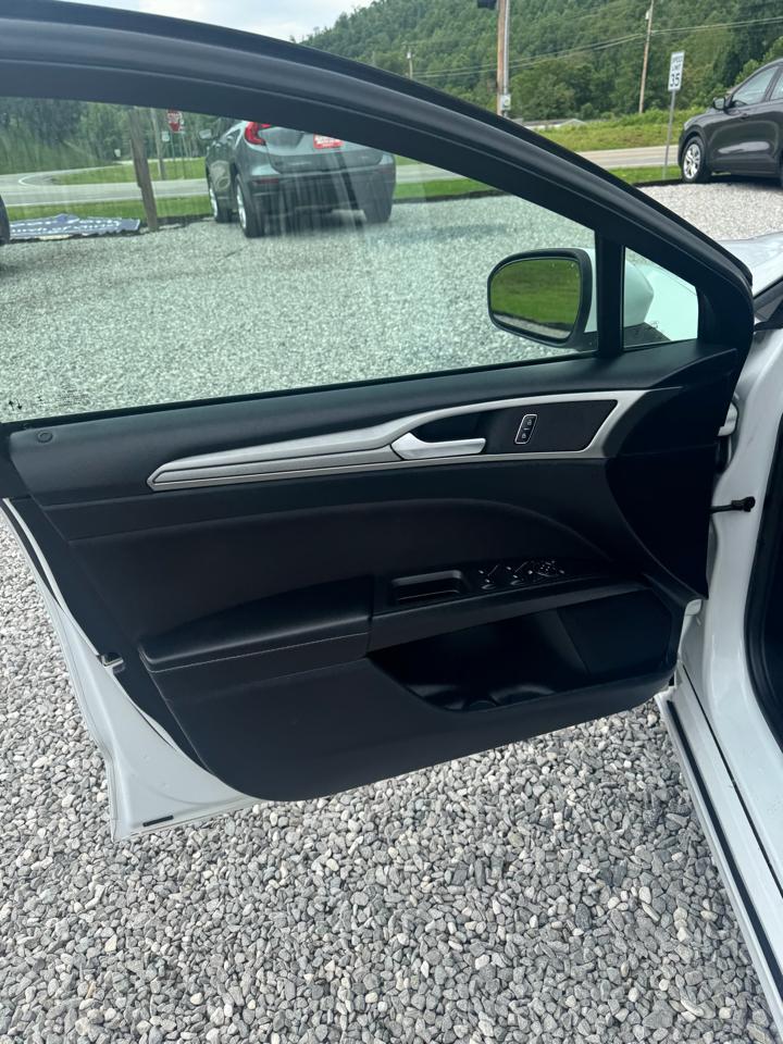 Ford Fusion SE 2020