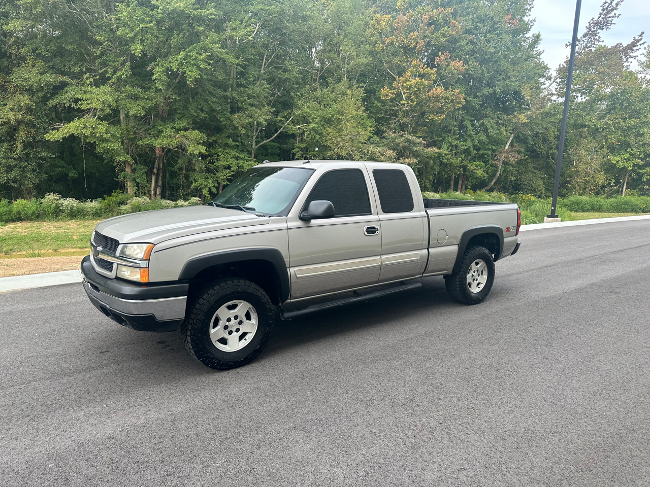 2004 Chevrolet Silverado 1500 LT Ext. Cab Long Bed 4WD