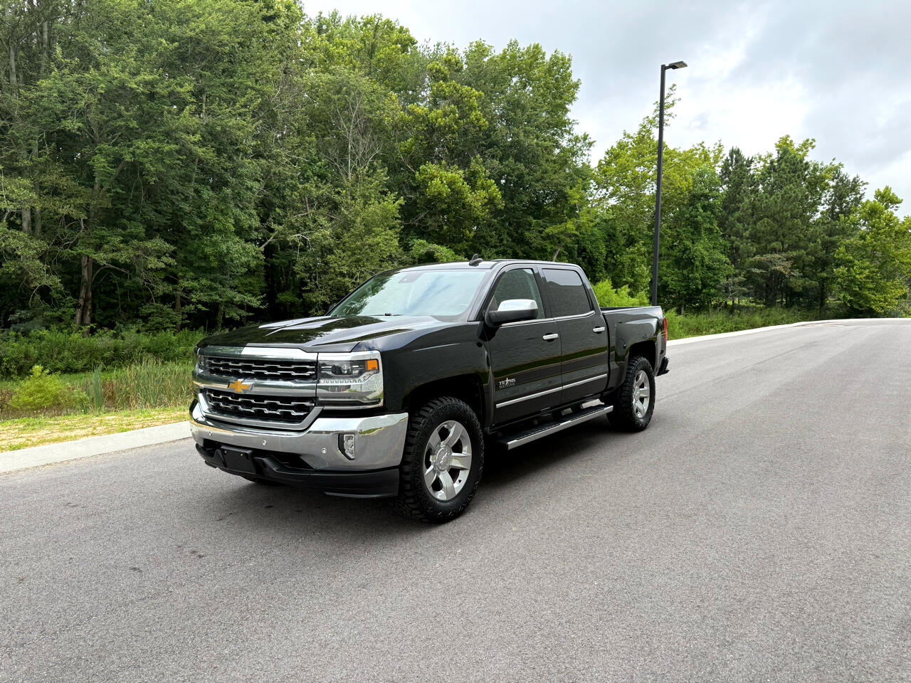 2017 Chevrolet Silverado 1500 LTZ Crew Cab 4WD