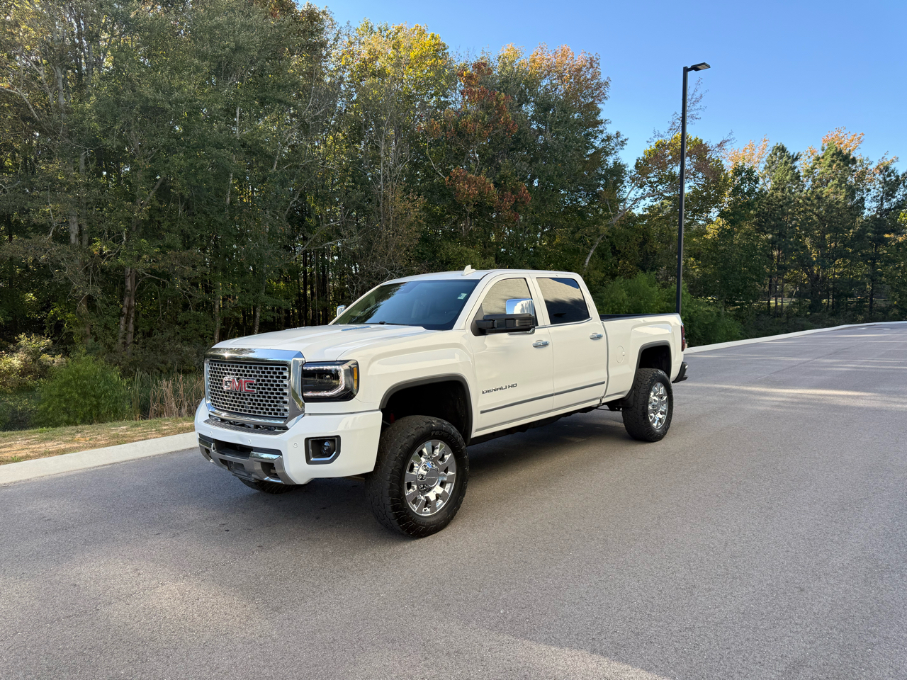 GMC Sierra 2500HD Denali Crew Cab 4WD 2015
