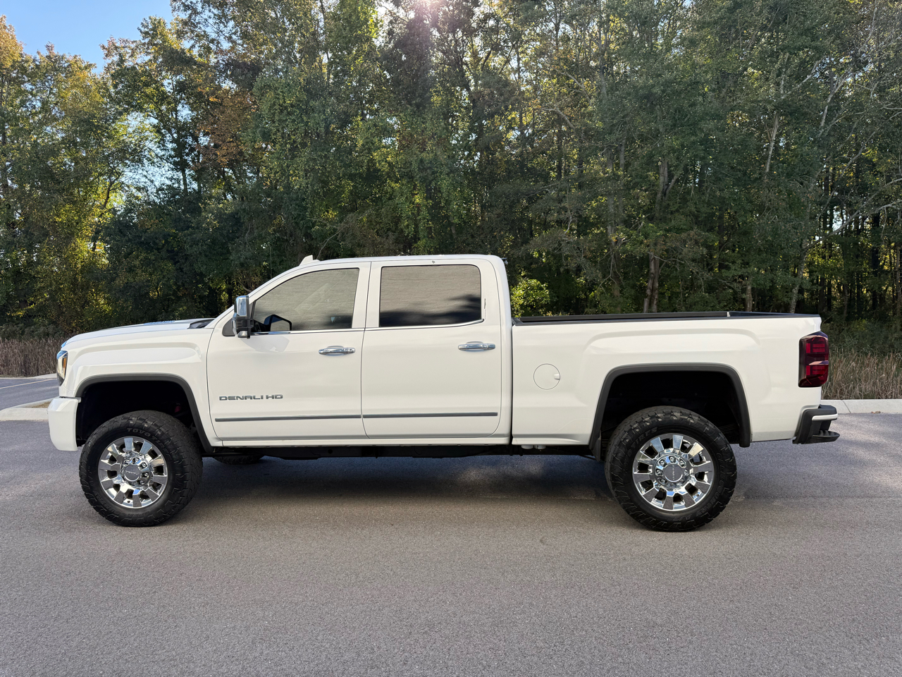 GMC Sierra 2500HD Denali Crew Cab 4WD 2015