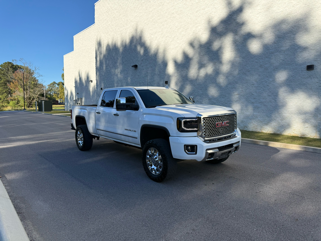 GMC Sierra 2500HD Denali Crew Cab 4WD 2015