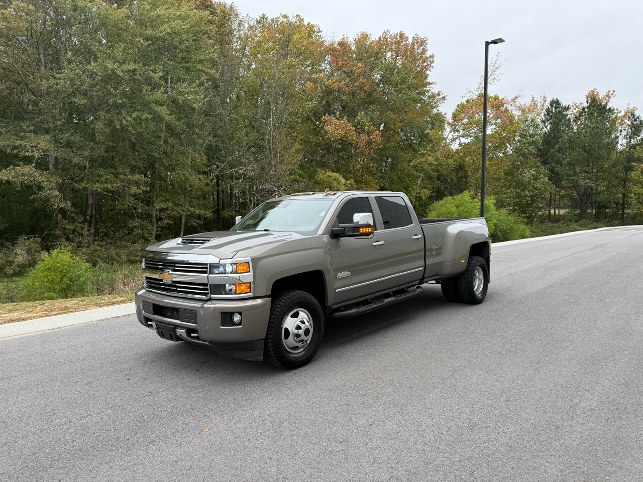 2017 Chevrolet Silverado 3500HD High Country Crew Cab 4WD