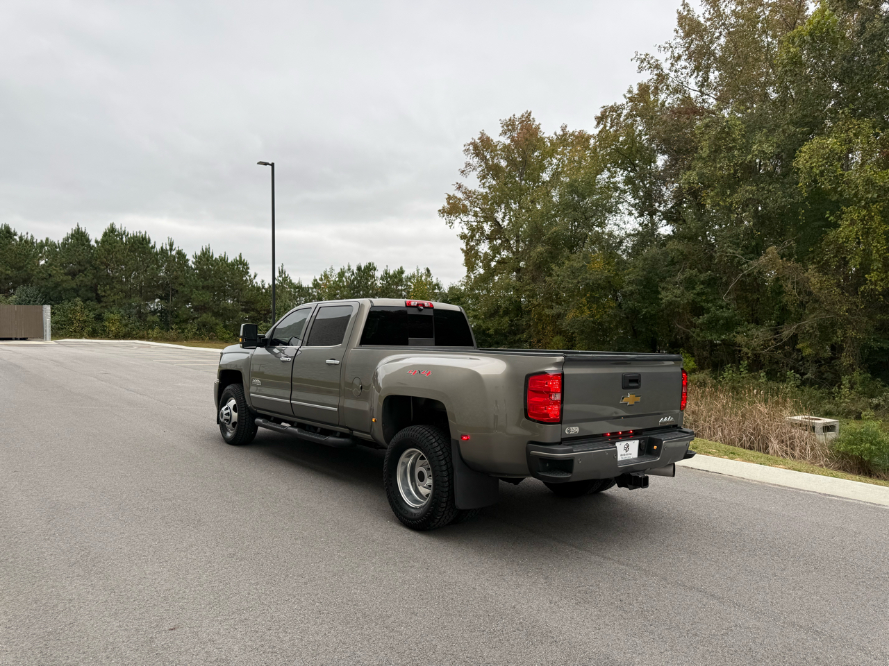 Chevrolet Silverado 3500HD High Country Crew Cab 4WD 2017